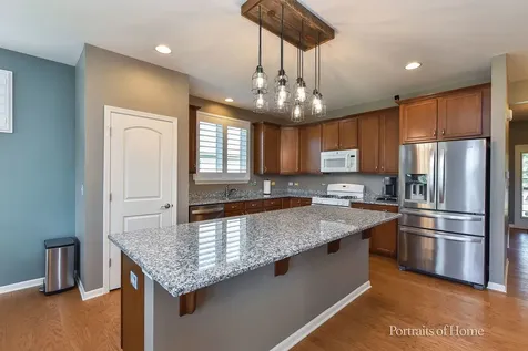 832 Colchester Drive Oswego IL 60543