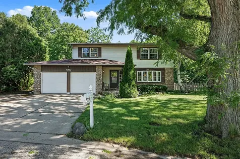 640 Clearview Court Algonquin IL 60102