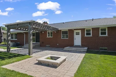 4 Garden Court Prospect Heights IL 60070