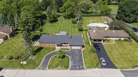 4 Garden Court Prospect Heights IL 60070