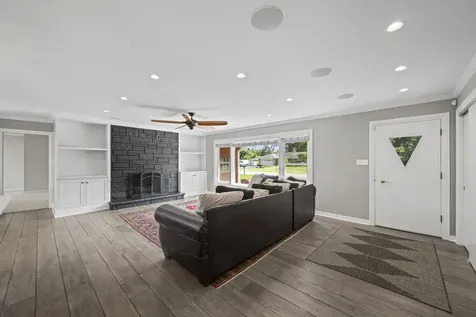 4 Garden Court Prospect Heights IL 60070
