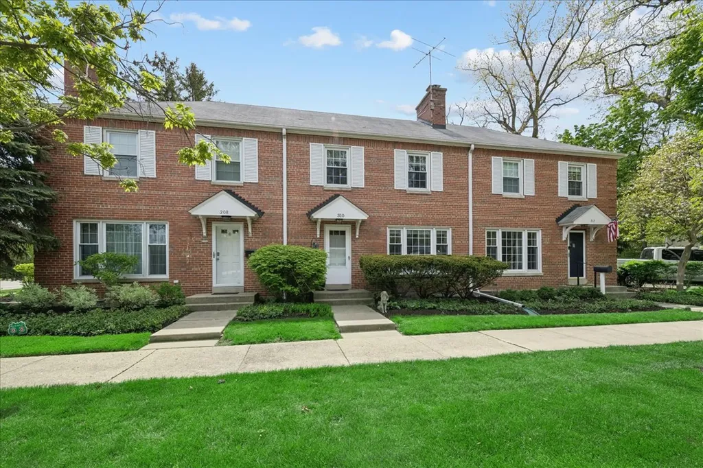 310 Jackson Avenue Glencoe IL 60022