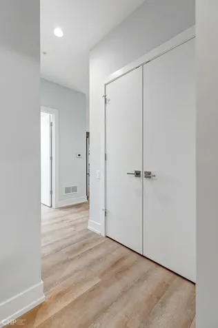2823 West Belmont Avenue Chicago IL 60618