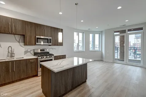 2823 West Belmont Avenue Chicago IL 60618