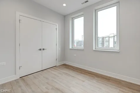 2823 West Belmont Avenue Chicago IL 60618