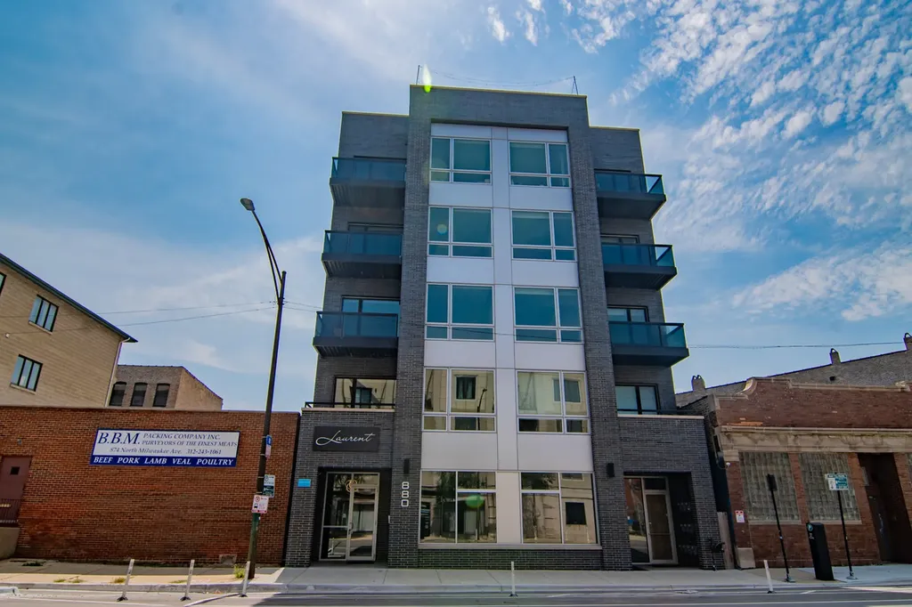 880 North Milwaukee Avenue Chicago IL 60642