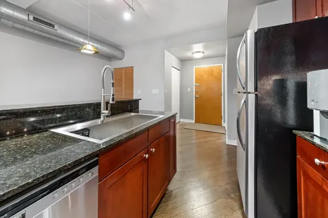 3550 West Montrose Avenue Chicago IL 60618