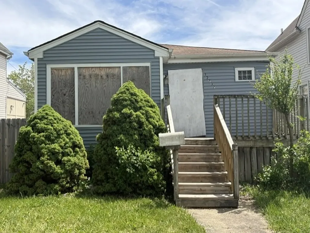 12737 Honore Street Blue Island IL 60406