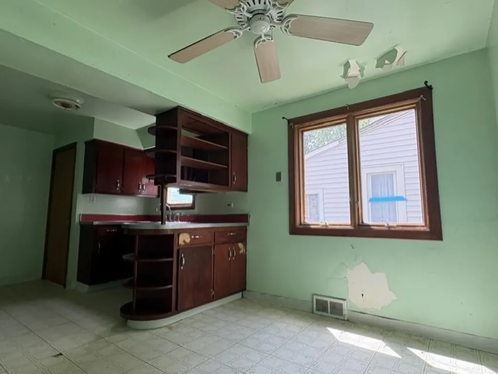 12737 Honore Street Blue Island IL 60406