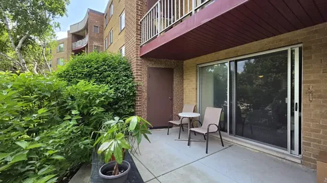 945 East Kenilworth Avenue E Palatine IL 60074