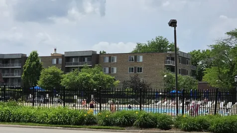 945 East Kenilworth Avenue E Palatine IL 60074
