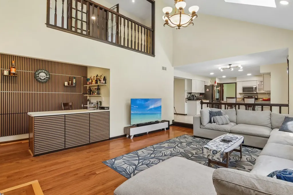 816 Bonnie Brae Lane Bolingbrook IL 60440