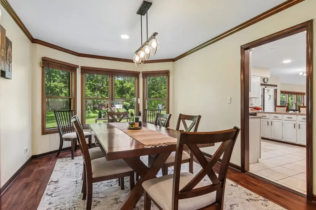 816 Bonnie Brae Lane Bolingbrook IL 60440