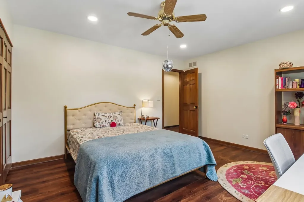 816 Bonnie Brae Lane Bolingbrook IL 60440