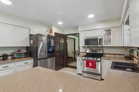 816 Bonnie Brae Lane Bolingbrook IL 60440