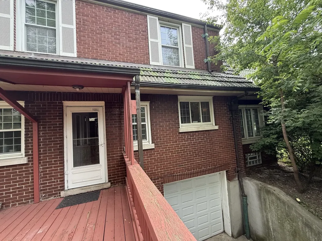 14200 South Burnham Avenue Chicago IL 60633