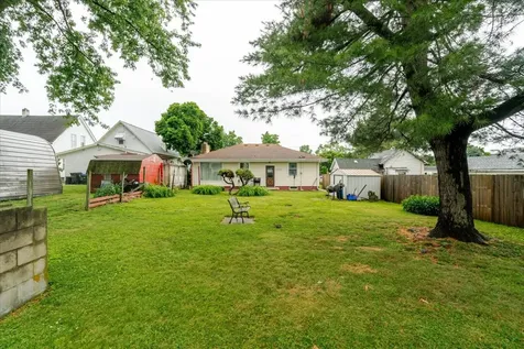 1409 1/2 Mulberry Street Bloomington IL 61701