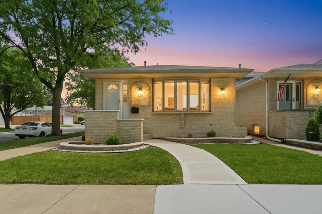 5601 South Sayre Avenue Chicago IL 60638
