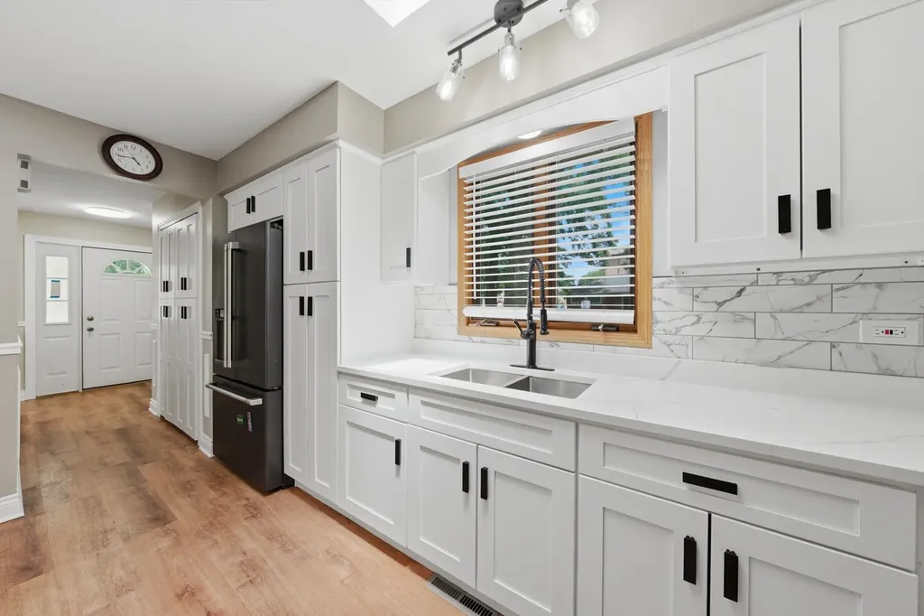 5601 South Sayre Avenue Chicago IL 60638