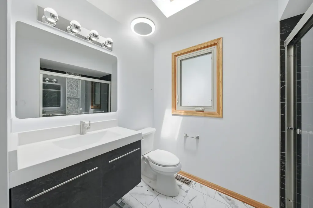 5601 South Sayre Avenue Chicago IL 60638