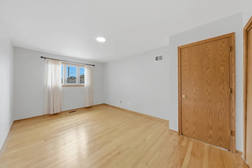 5601 South Sayre Avenue Chicago IL 60638