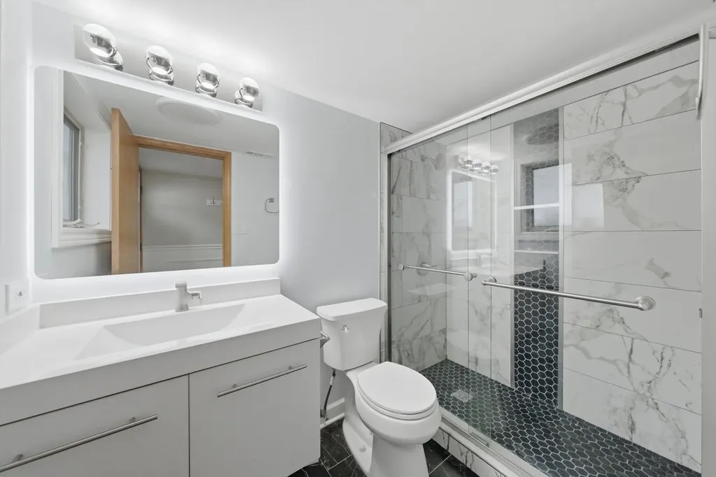 5601 South Sayre Avenue Chicago IL 60638