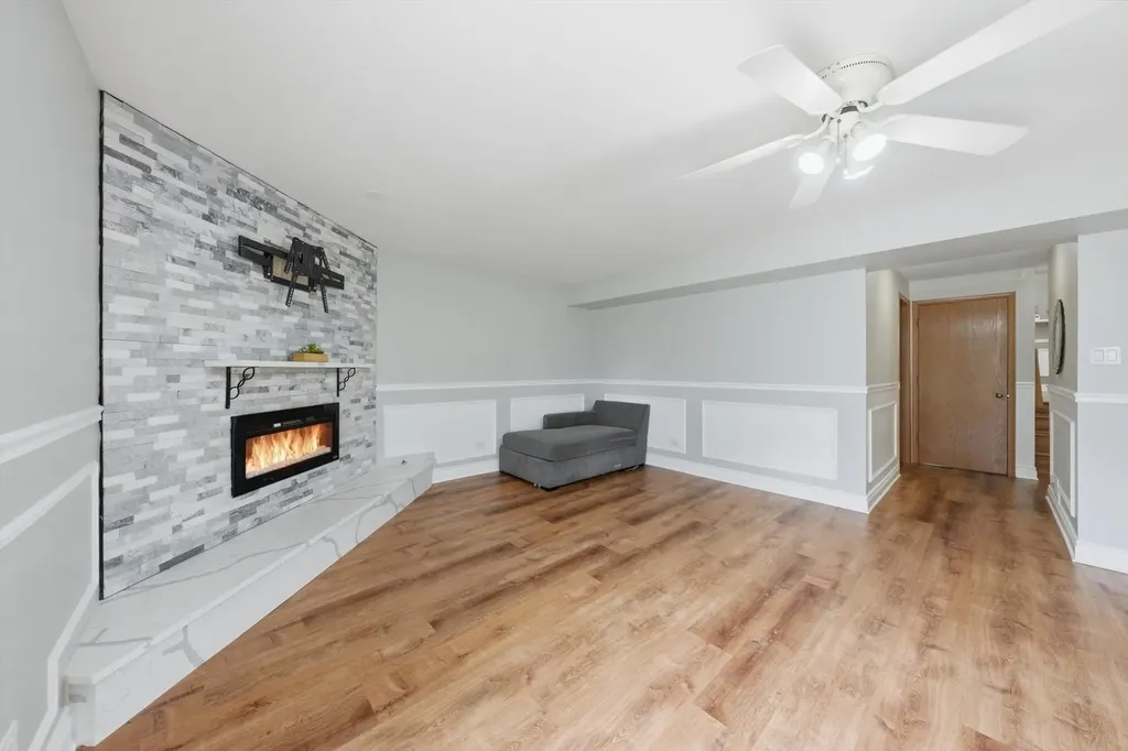5601 South Sayre Avenue Chicago IL 60638
