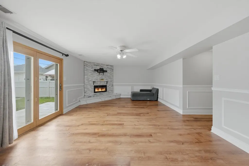 5601 South Sayre Avenue Chicago IL 60638