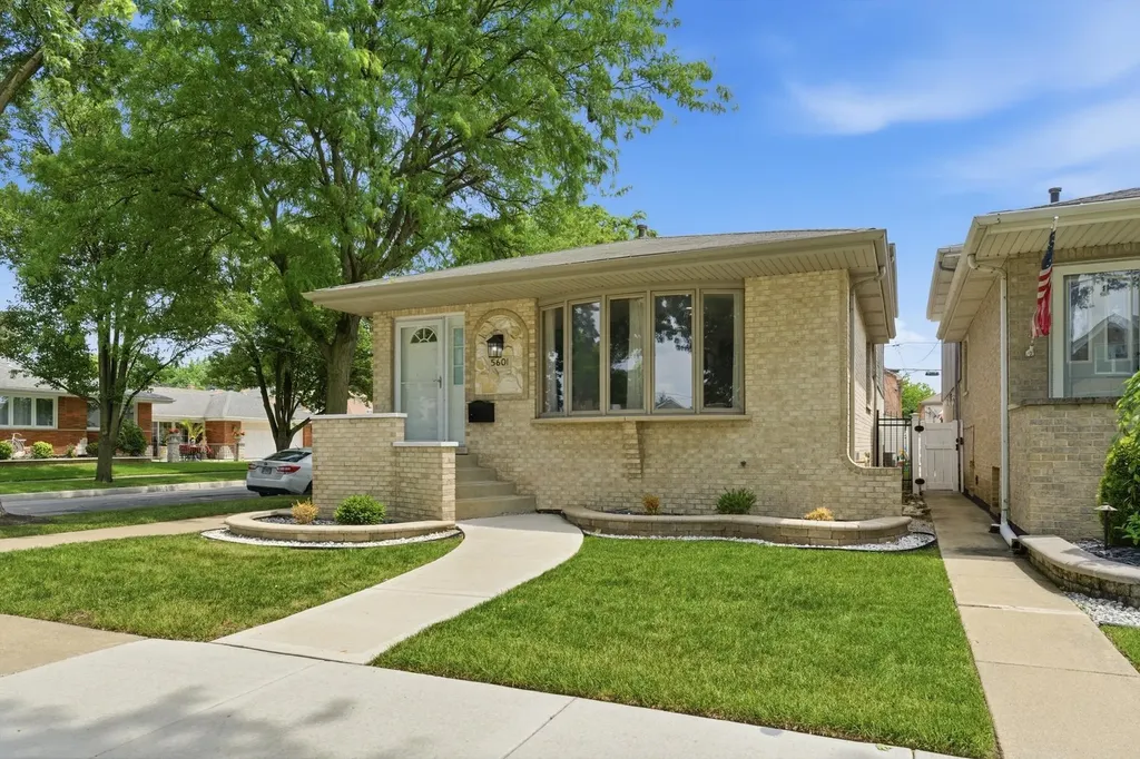 5601 South Sayre Avenue Chicago IL 60638