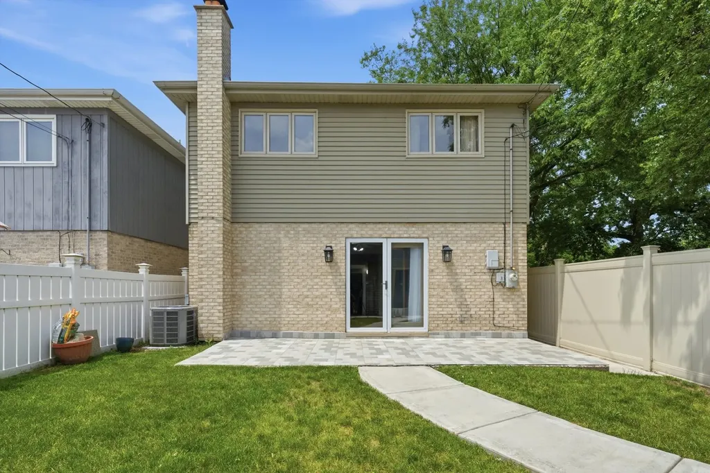5601 South Sayre Avenue Chicago IL 60638