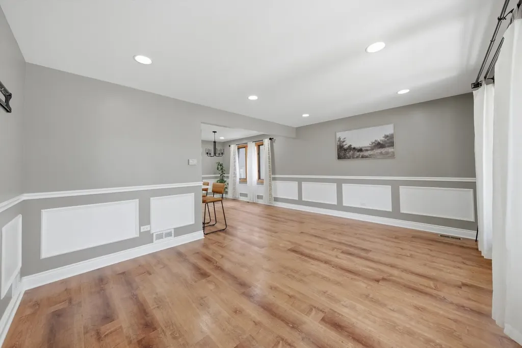 5601 South Sayre Avenue Chicago IL 60638