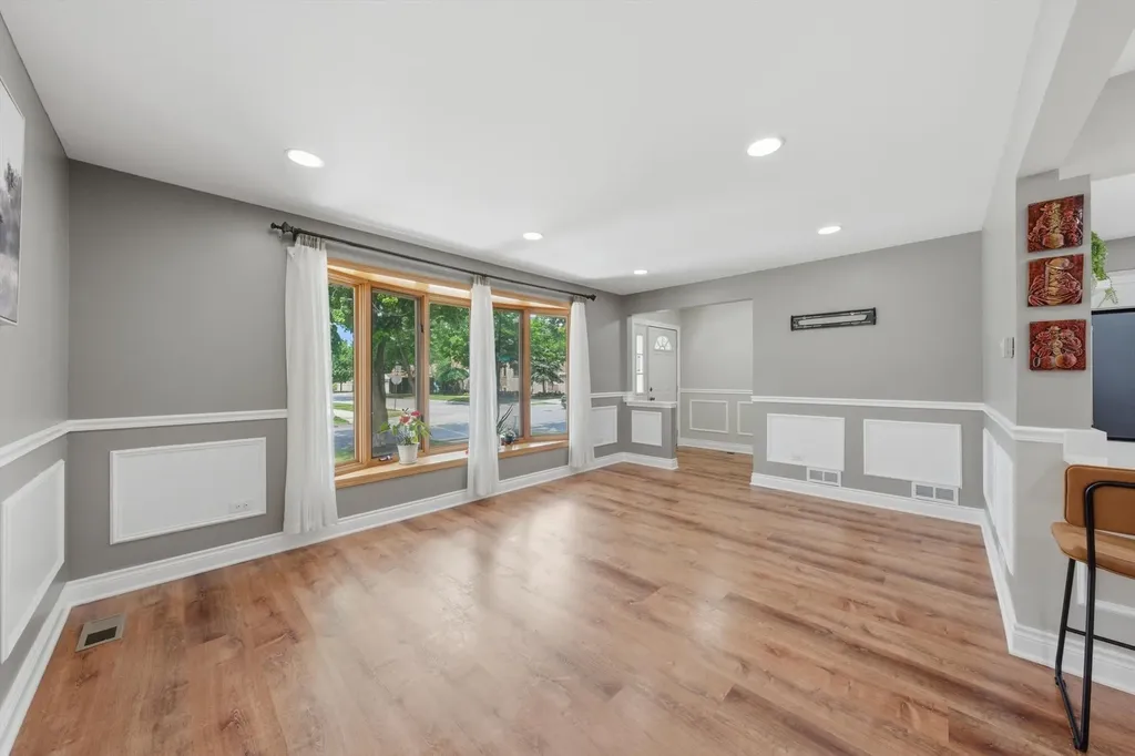 5601 South Sayre Avenue Chicago IL 60638