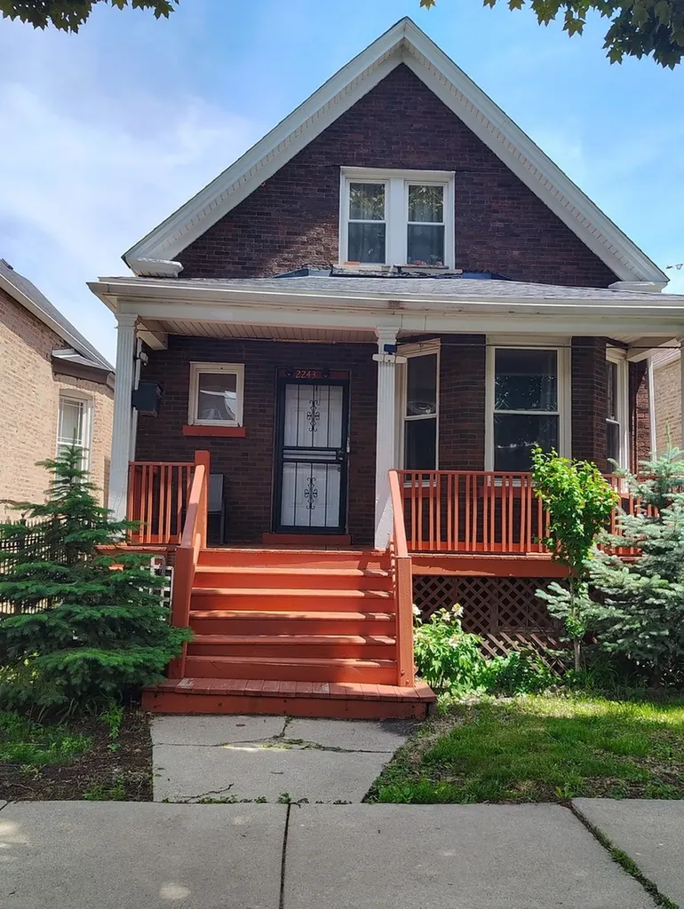 2243 North Kedvale Avenue Chicago IL 60639