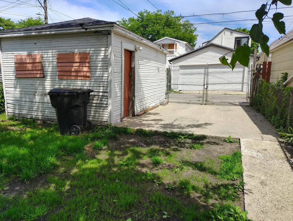 2243 North Kedvale Avenue Chicago IL 60639