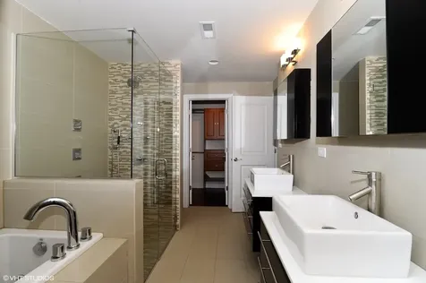 323 West Webster Avenue Chicago IL 60614