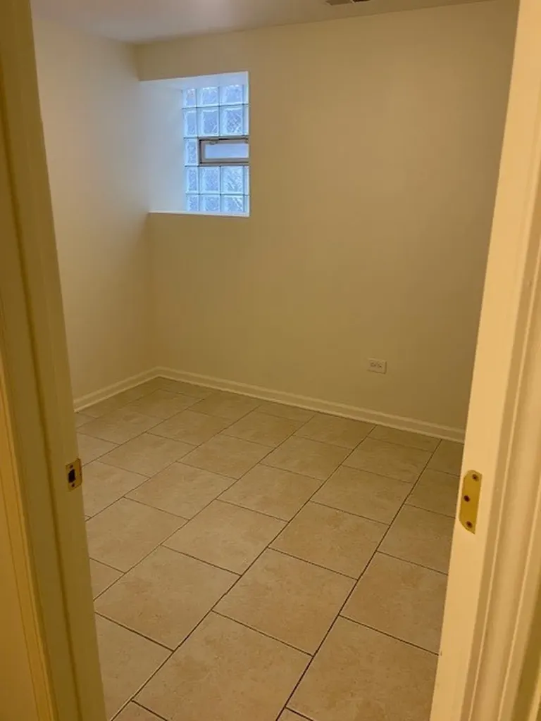 7807 South Marquette Avenue Chicago IL 60649