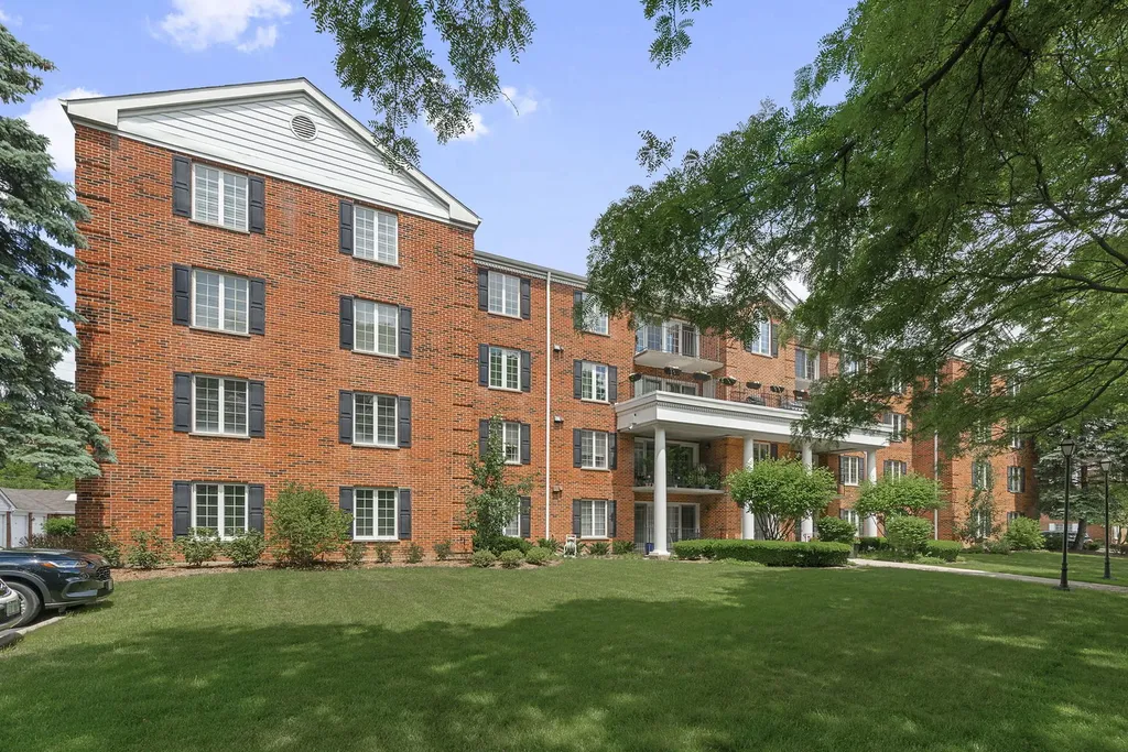 326 Park Avenue Clarendon Hills IL 60514