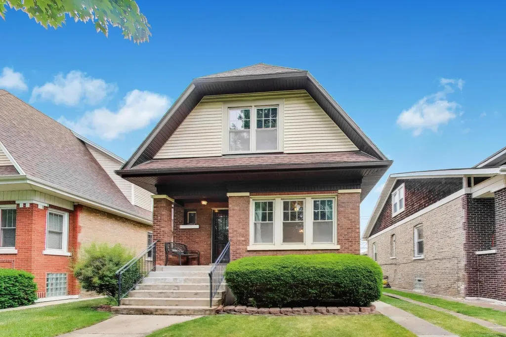 6034 West Berenice Avenue Chicago IL 60634