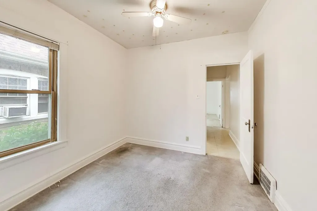 6034 West Berenice Avenue Chicago IL 60634