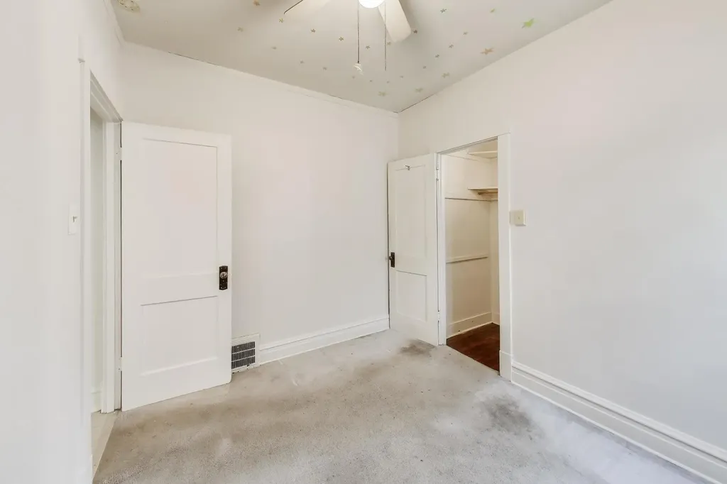 6034 West Berenice Avenue Chicago IL 60634