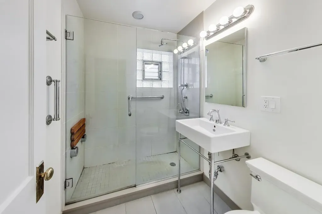 6034 West Berenice Avenue Chicago IL 60634