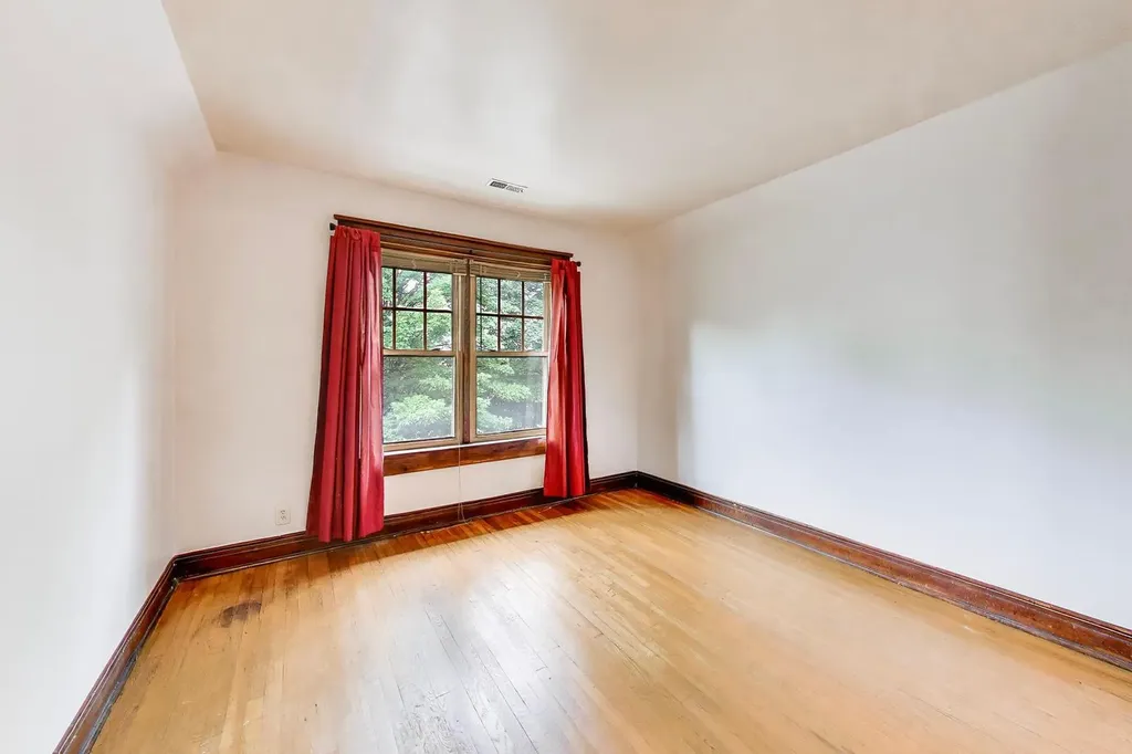 6034 West Berenice Avenue Chicago IL 60634