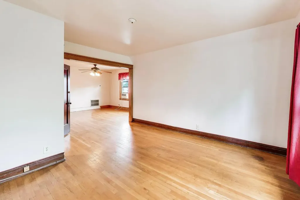 6034 West Berenice Avenue Chicago IL 60634