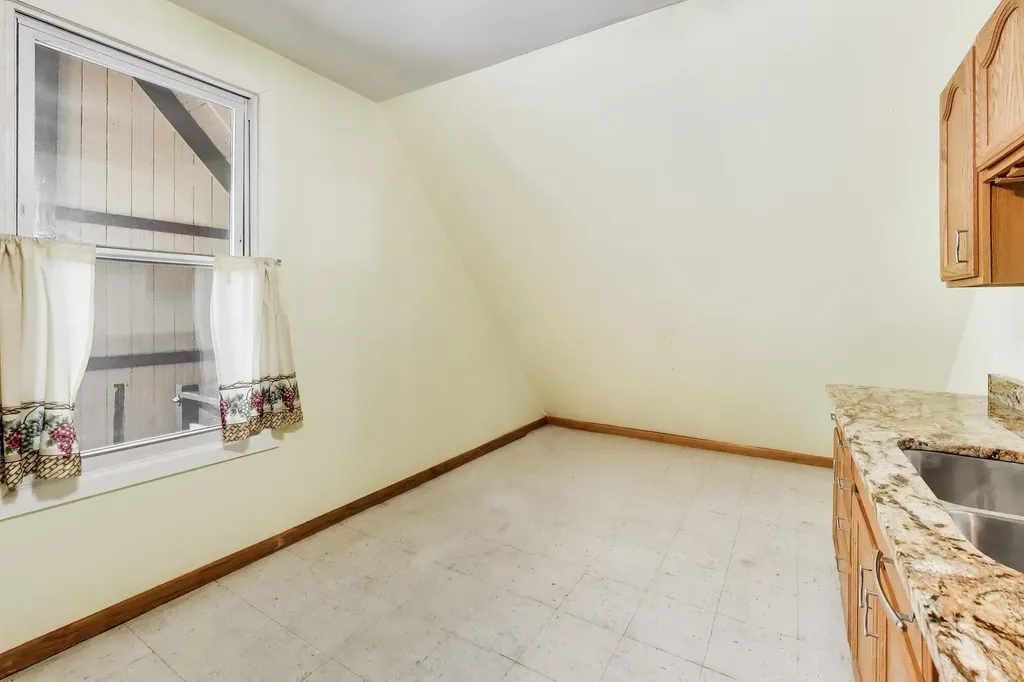 6034 West Berenice Avenue Chicago IL 60634