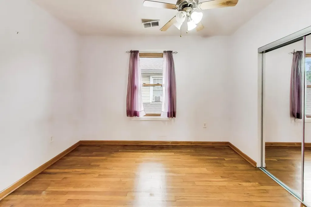 6034 West Berenice Avenue Chicago IL 60634