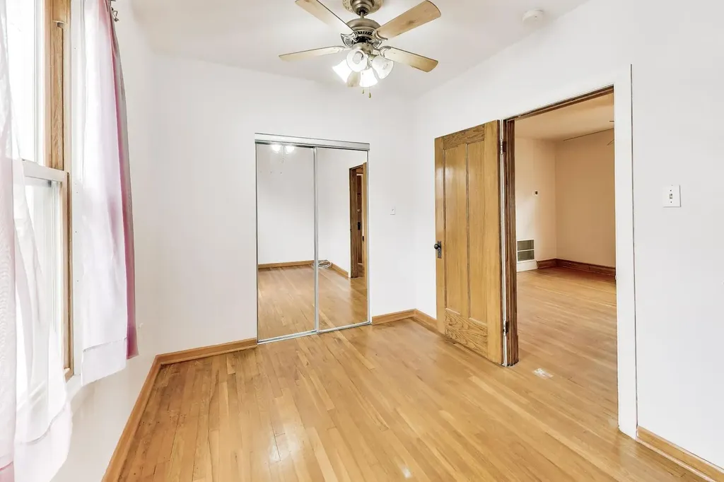 6034 West Berenice Avenue Chicago IL 60634
