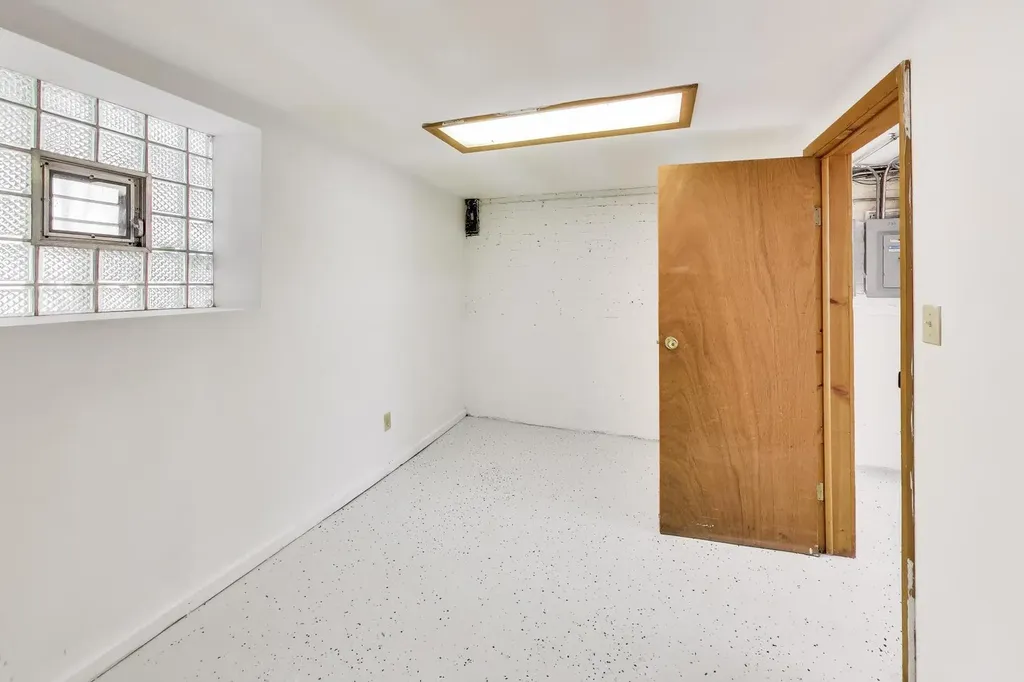 6034 West Berenice Avenue Chicago IL 60634