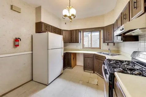 6034 West Berenice Avenue Chicago IL 60634