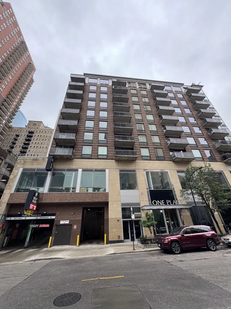 1 East 8th Street Chicago IL 60605
