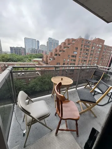 1 East 8th Street Chicago IL 60605